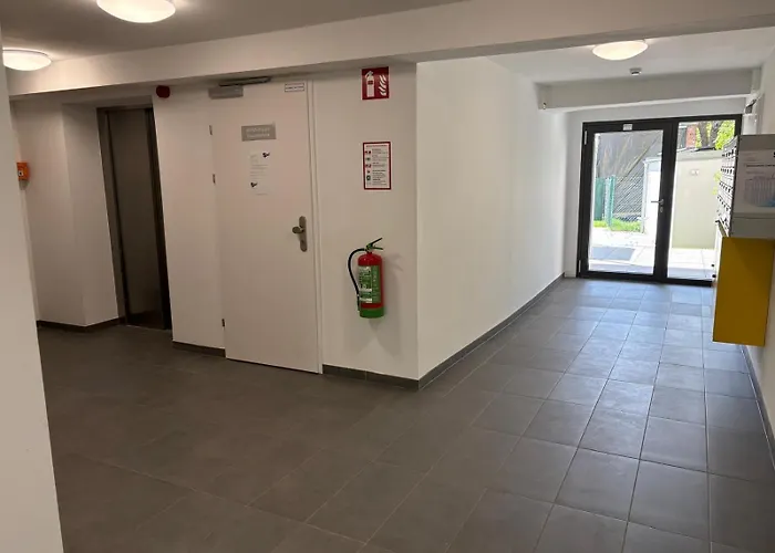 Zwischen Wiener Wald Und Zentrum Mit Parkplatz Und Klimaanlage * וינה